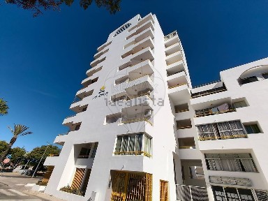 Apartamento T1 à venda na Avenida Francisco Sá Carneiro
