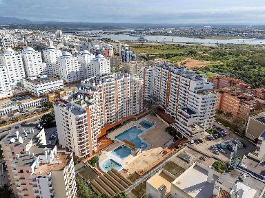 Apartamento T1 à venda na Avenida das Comunidades Lusíadas