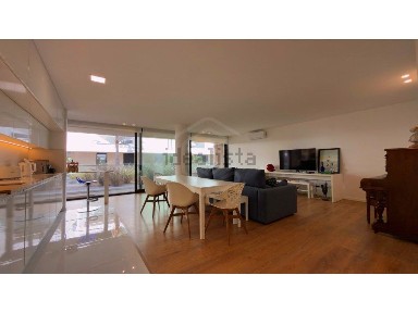 Apartamento T4 à venda na Marina
