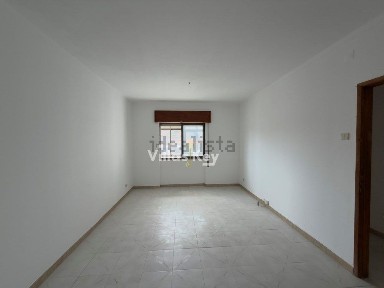 Apartamento T3 à venda na Rua João da Cruz, 14