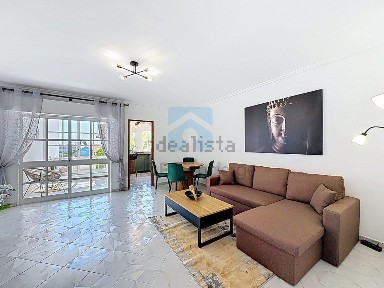 Apartamento T1 à venda na Avenida Doutor Francisco sá Carneiro