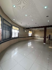 Arrendamento de espaço comercial no Gaveto Avenida Senhora Santa Cruz
