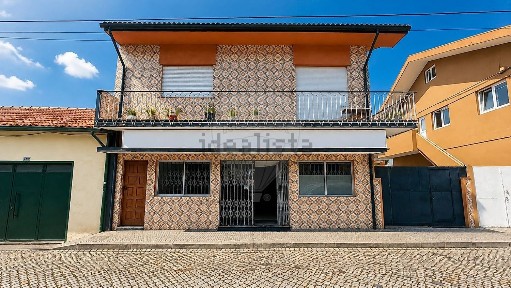 Arrendamento de espaço comercial na Rua António Simões