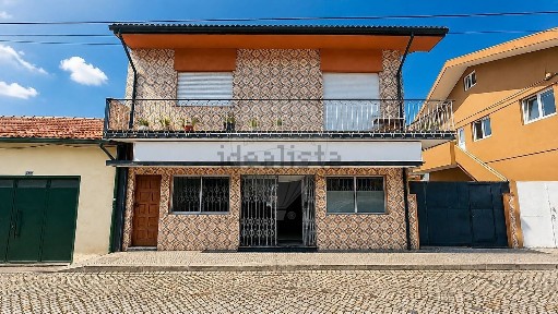 Arrendamento de espaço comercial na Rua António Simões