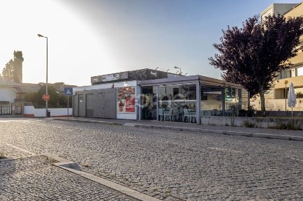 Negócio para trespasse na Rua Serpa Pinto, 128