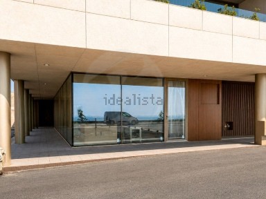 Arrendamento de espaço comercial na Avenida Infante Dom Henrique, 1126