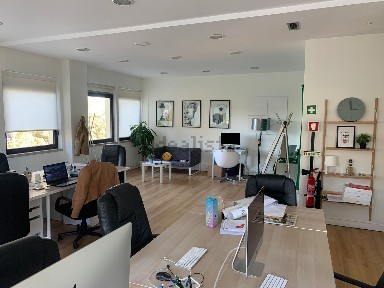 Arrendamento de escritório privado na Estrada Consiglieri Pedroso