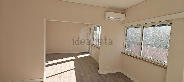 Apartamento T3 à venda na Avenida Alberto Sampaio
