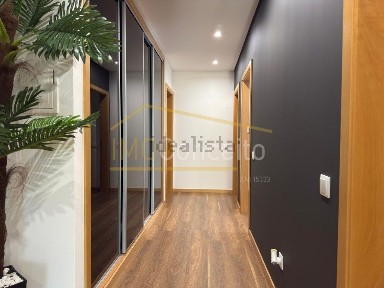 Apartamento T3 à venda na Rua Fonte Nova