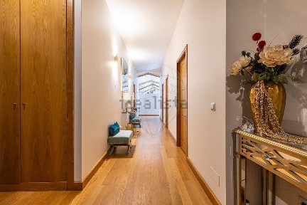 Apartamento T10 à venda na Rua Manuel António Rodrigues