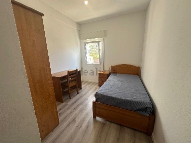 Apartamento T4 à venda em Marrazes e Barosa