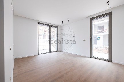 Apartamento T2 à venda em Parceiros e Azoia