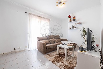 Apartamento T2 à venda na Rua dos Tanques
