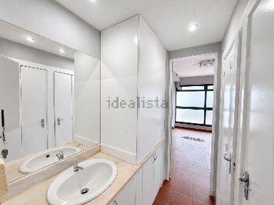 Arrendamento de espaço comercial na Rua Velha da Ajuda, 89