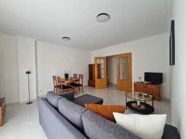 T2 Premium 100 m² | Totalmente Renovado | Mobilado e Decorado | 2 Varandas | Estacionamento | Faro