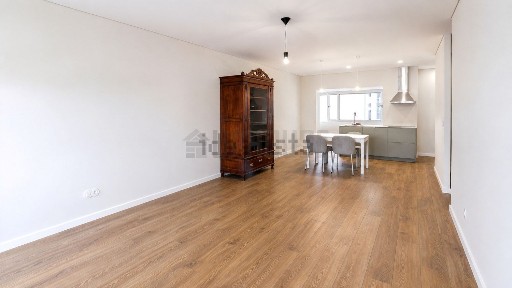 Arrendamento de apartamento T2 no Centro