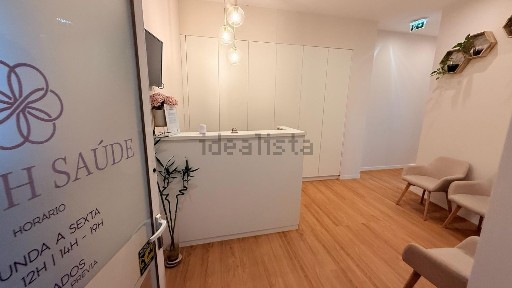 Arrendamento de escritório com espaços partilhados na Rua Nossa Senhora do Amparo, 151