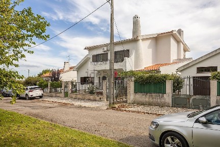 Moradia independente à venda na Brejos de Azeitão