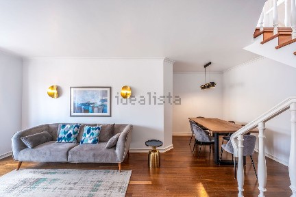 Arrendamento de duplex na Rua da Bela Vista