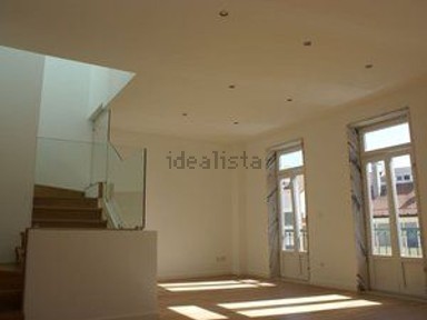 Arrendamento de duplex na Rua Capitão Renato Baptista, 73