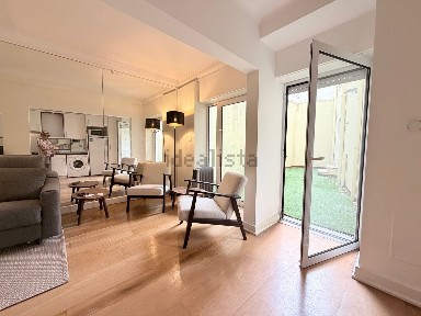 Arrendamento de duplex na Rua Miguel Lupi, 32