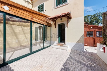Arrendamento de casa ou moradia na Rua do Casal da Raposa, 1