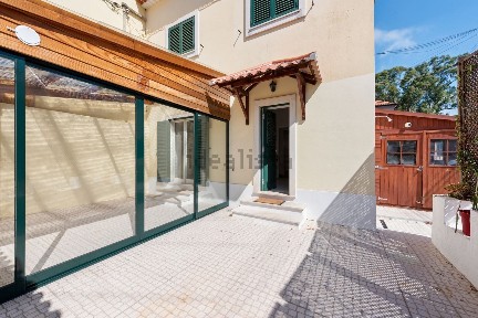 Arrendamento de casa ou moradia na Rua do Casal da Raposa, 1