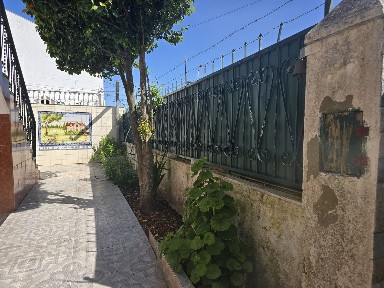 Arrendamento de moradia independente na Casal da mira