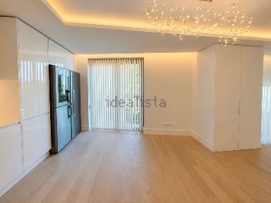 Arrendamento de duplex na Avenida 25 de Abril