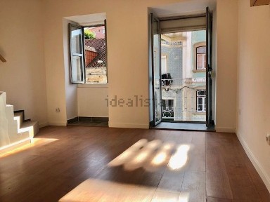 Arrendamento de duplex na Rua do Alvito