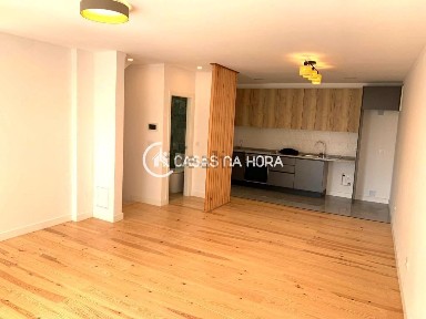 Arrendamento de apartamento T2 na Pragal