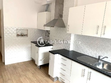 Arrendamento de apartamento T2 em Almada