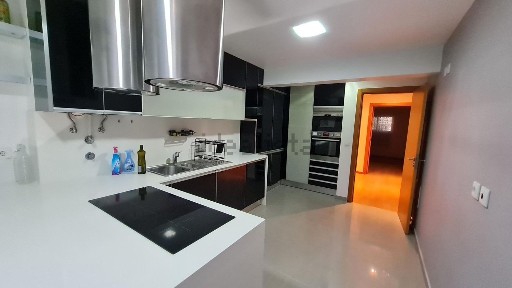 Arrendamento de apartamento T3 na Rua Gomes Eanes de Azurara s/n