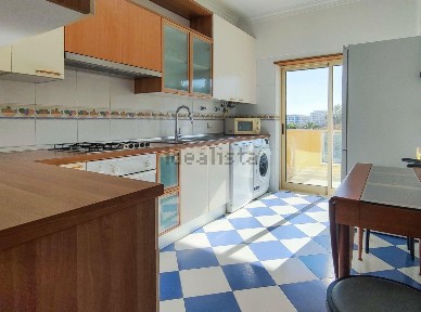 Arrendamento de apartamento T3 na Rua Nuno Álvares Botelho, 22