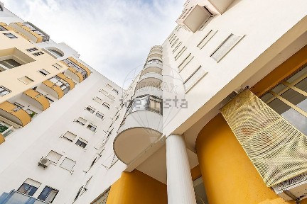 Arrendamento de apartamento T2 em Almada
