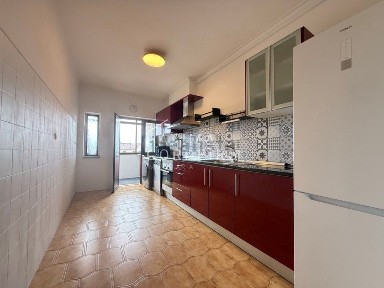 Arrendamento de apartamento T2 na Rua Pinheiro Chagas