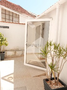 Arrendamento de apartamento T0 na Rua Elias Garcia, 2 C