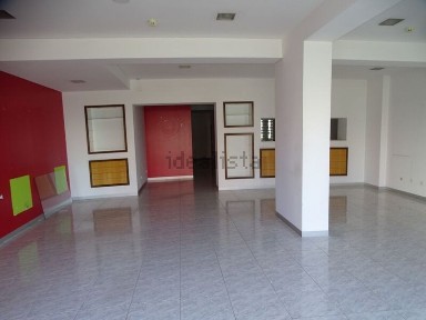 Arrendamento de espaço comercial na Rua Manuel Mafra