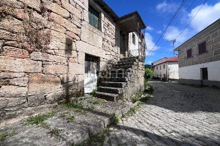 Moradia independente à venda em Santa Cruz/Trindade e Sanjurge