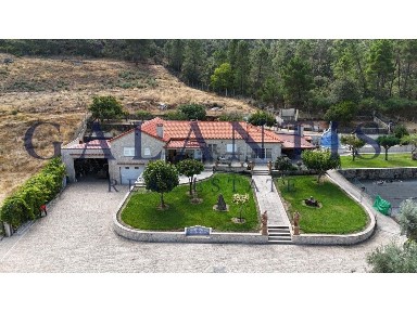 Quinta à venda em Mouçós e Lamares