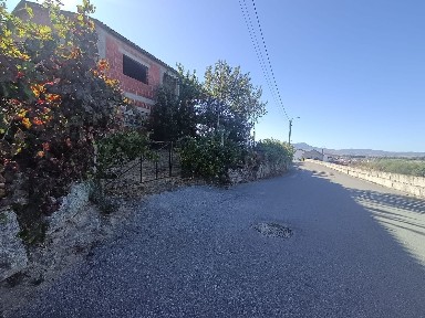 Moradia independente à venda na Rua Pêro Galego s/n