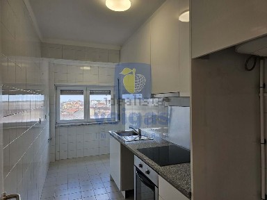 Arrendamento de apartamento T2 na Rua Primeiro de Maio, 22