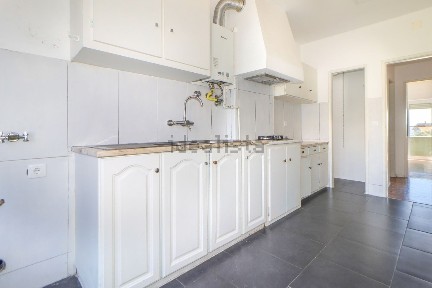 Arrendamento de apartamento T3 na Rua Barão de Viamonte, 15