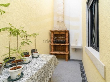 Apartamento T2 à venda na Rua Fernando Tomás, 90