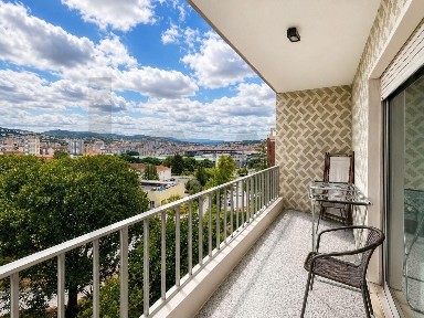 Apartamento T3 à venda na Chão do Bispo