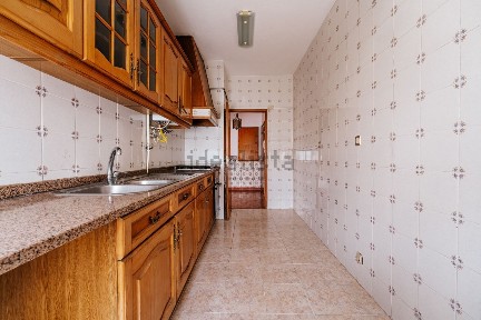 Apartamento T2 à venda na Rua Carlos Seixas, 26