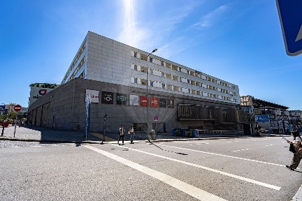 Apartamento T0 à venda na Rua Dom Manuel I, 126