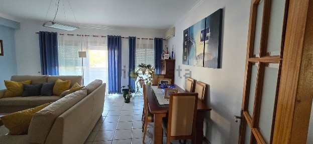 Apartamento T3 à venda em Quinta Barroso, 27