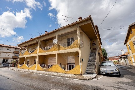 Apartamento T3 à venda em Arganil