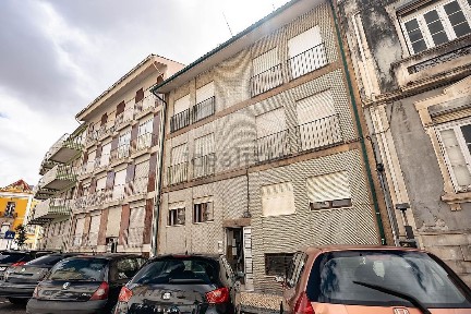 Apartamento T2 à venda na Rua Dom Afonso Castelo Branco